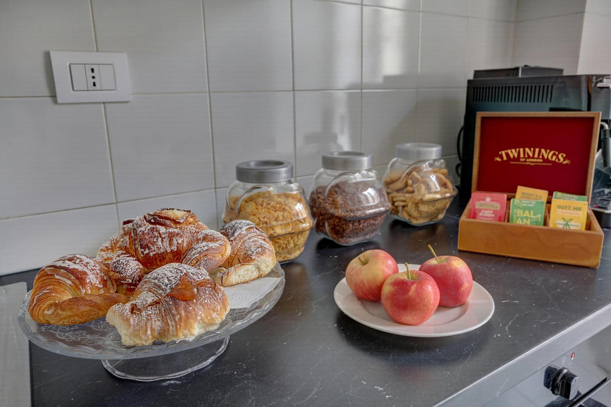 Holiday Sunny Roma B&B Kültér fotó