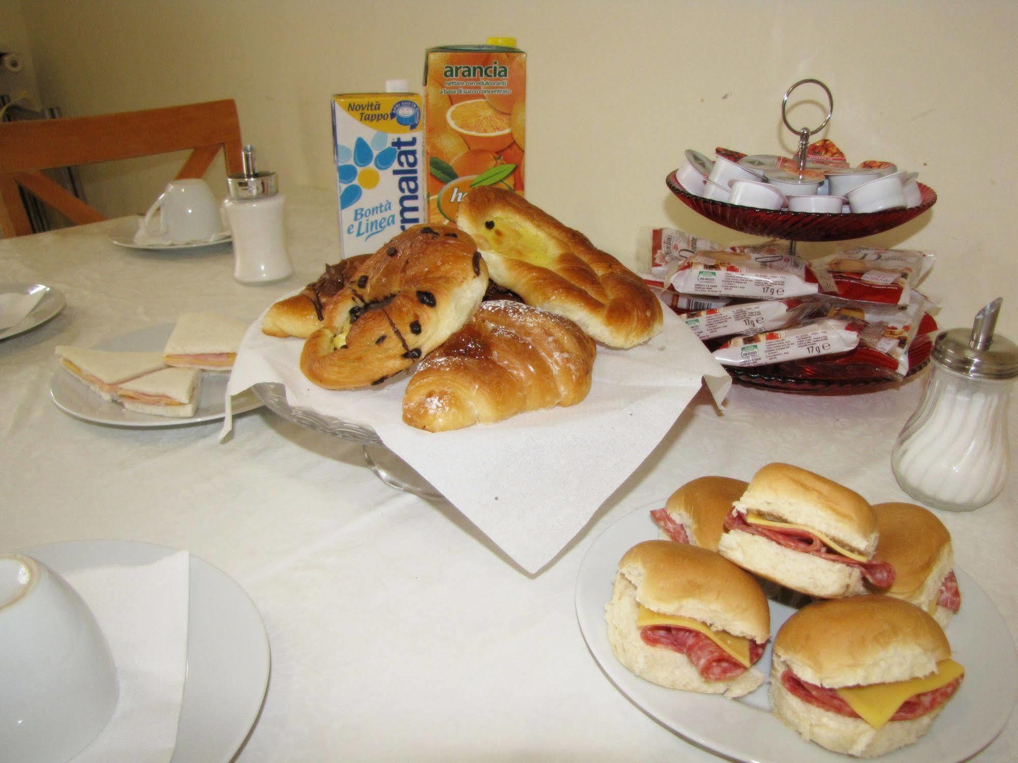 Holiday Sunny Roma B&B Kültér fotó